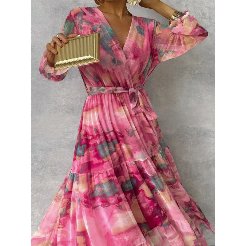 Nyla – Rochie Elegantă cu Motive Florale și Decolteu în V