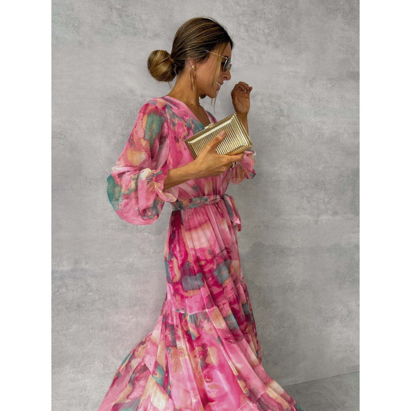 Nyla – Rochie Elegantă cu Motive Florale și Decolteu în V